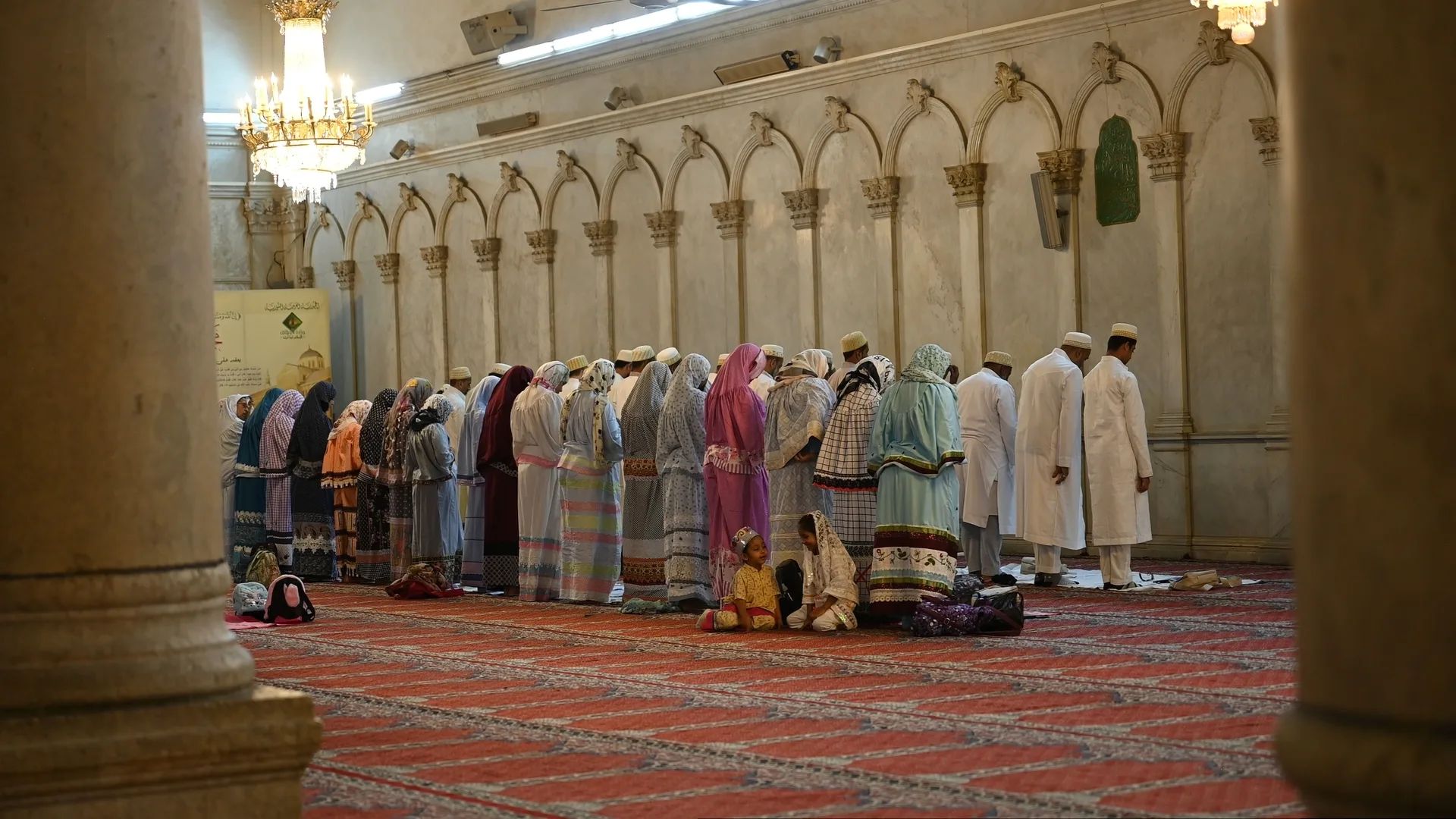 Still from Dünya Değişmeden — Suriye